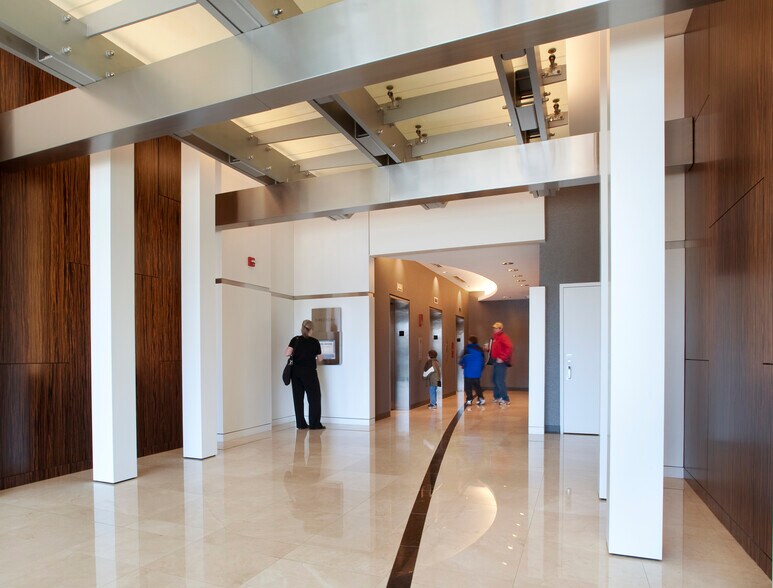 5225 Wisconsin Ave NW, Washington, DC à louer - Photo intérieure – Image 3 sur 7