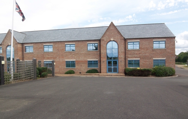 Dozens Bank, Spalding à vendre - Photo principale – Image 1 sur 5