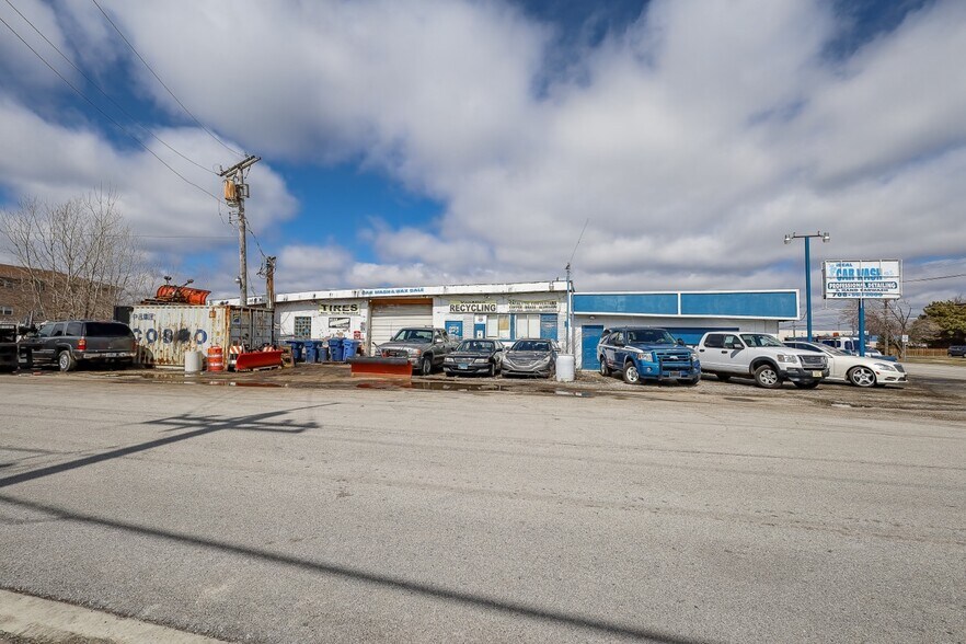 8242-8248 S Roberts Rd, Bridgeview, IL à vendre - Photo de l’immeuble – Image 2 sur 14