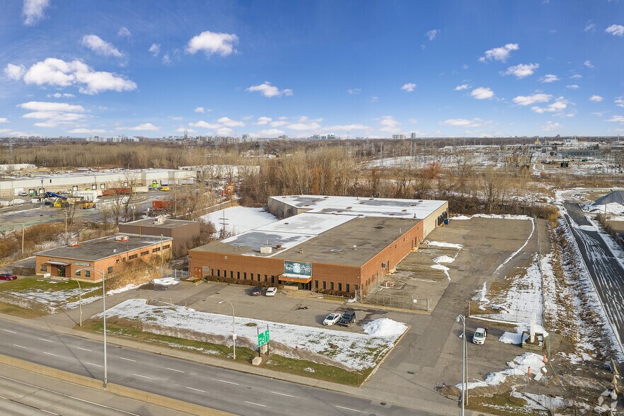 3435 Boul Pitfield, Montréal, QC à louer - Aérien – Image 2 sur 5