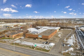 3435 Boul Pitfield, Montréal, QC - VUE AÉRIENNE vue de carte