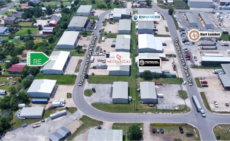 812 Tradesmens Park Loop, Hutto, TX à louer - Photo de l’immeuble – Image 3 sur 8