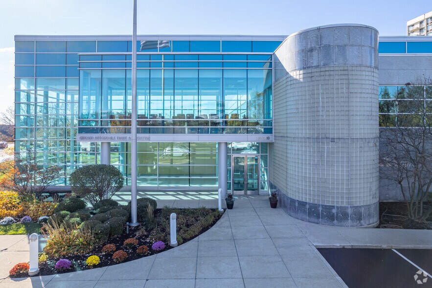 18W200 Butterfield Rd, Oakbrook Terrace, IL à louer - Photo de l’immeuble – Image 2 sur 8