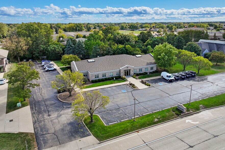 6535 Green Bay Rd, Kenosha, WI à vendre - Photo de l’immeuble – Image 1 sur 13