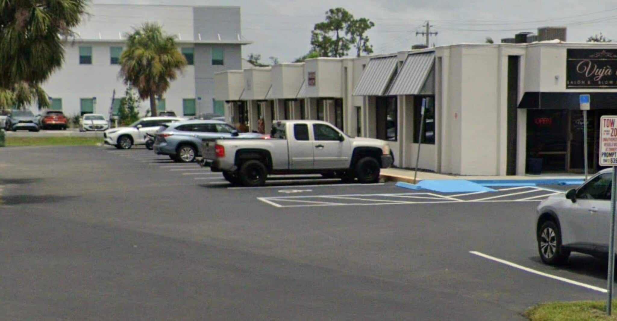 21234 Olean Blvd, Port Charlotte, FL à louer Photo intérieure– Image 1 sur 3