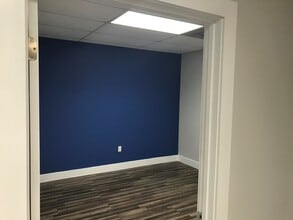 787 Commerce Dr, Venice, FL à louer Photo intérieure– Image 2 sur 4