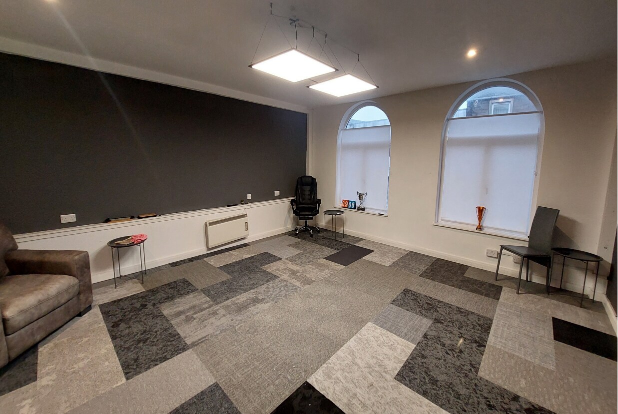 136-138 High St, Dundee à louer Photo intérieure– Image 1 sur 2