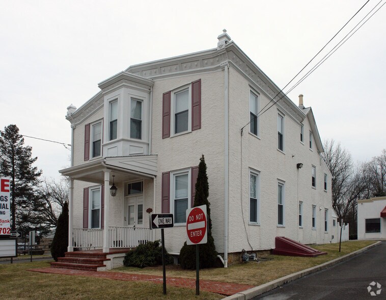 833 N Bethlehem Pike, Ambler, PA à vendre - Photo de l’immeuble – Image 2 sur 4