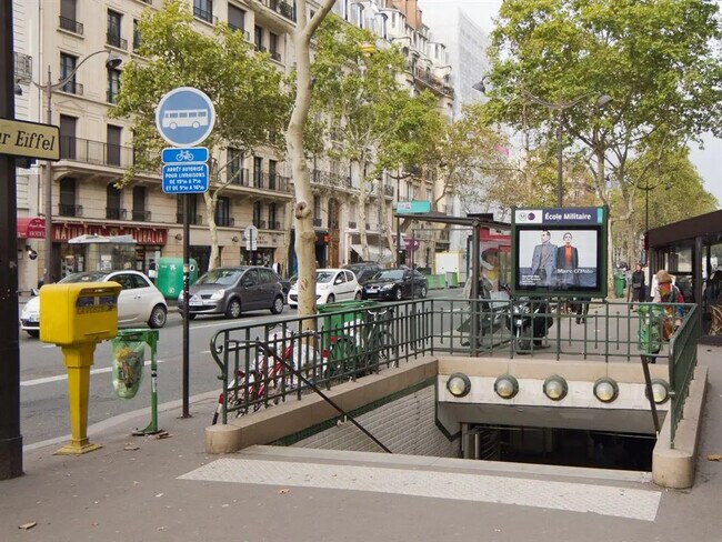 Plus de détails pour Local commercial à louer