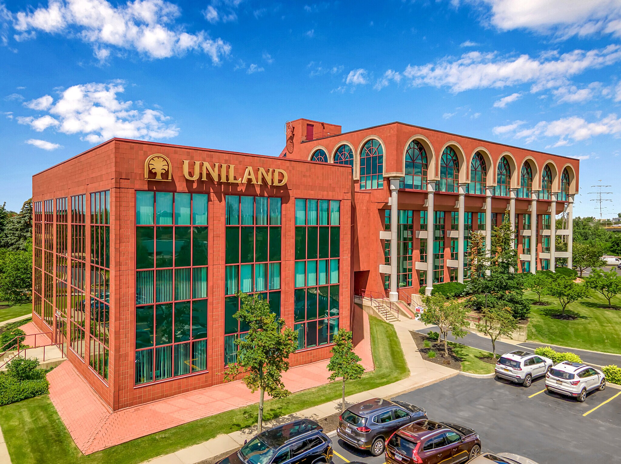 100 Corporate Pky, Amherst, NY à louer Photo principale– Image 1 sur 52