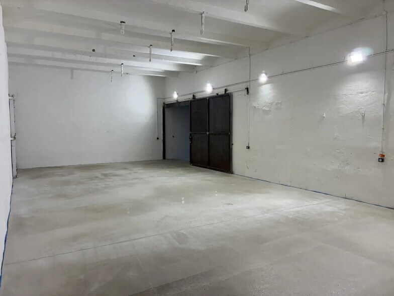 Local d’activités dans Perpignan à louer - Photo de l’immeuble – Image 2 sur 15