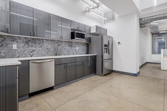 295 Madison Ave, New York, NY à louer Photo intérieure– Image 2 sur 6