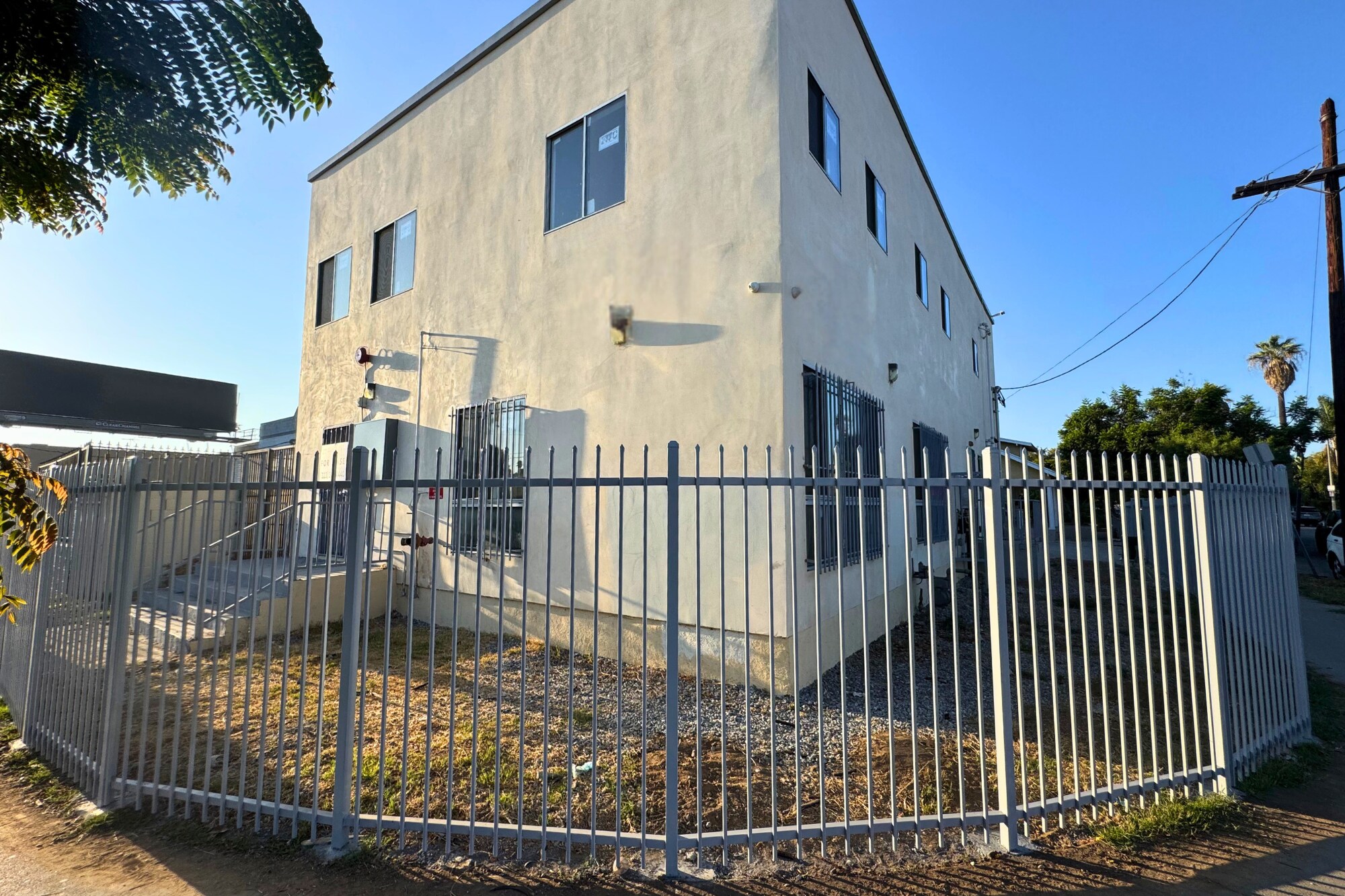 2071 W Washington Blvd, Los Angeles, CA à louer Photo principale– Image 1 sur 7