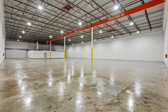 7950-7966 NW 14th St, Miami, FL à louer Photo intérieure– Image 1 sur 23