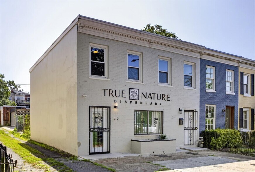 313 8th St NE, Washington, DC à louer - Photo de l’immeuble – Image 1 sur 32