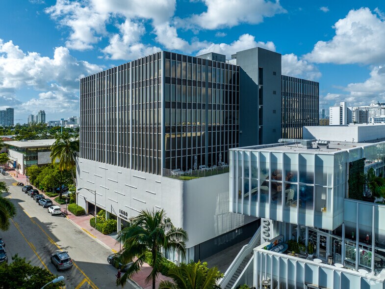 1680 michigan Ave, Miami Beach, FL à louer - Photo de l’immeuble – Image 1 sur 3