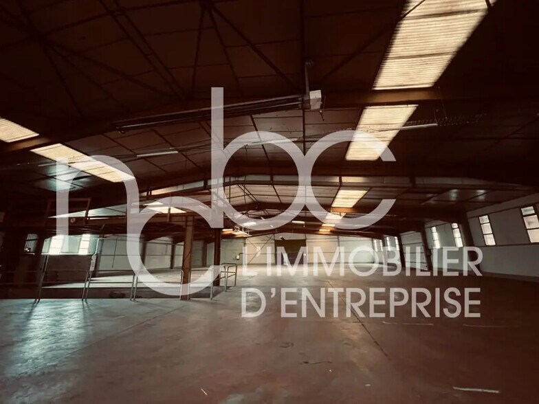 Local d’activités dans CIVRIEUX-D'AZERGUES à louer - Photo intérieure – Image 2 sur 9