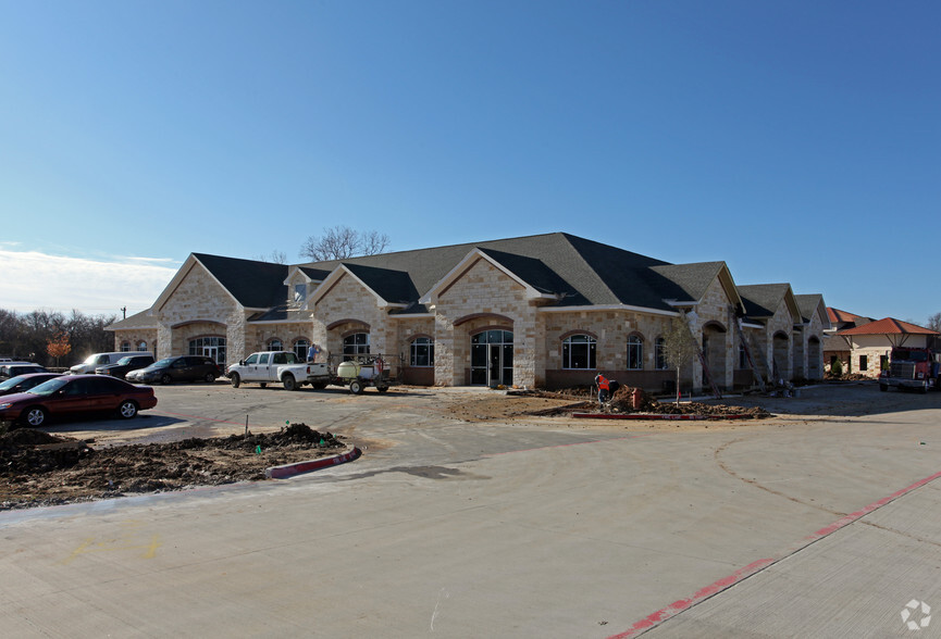 4921 Long Prairie Rd, Flower Mound, TX à louer - Photo de l’immeuble – Image 3 sur 4