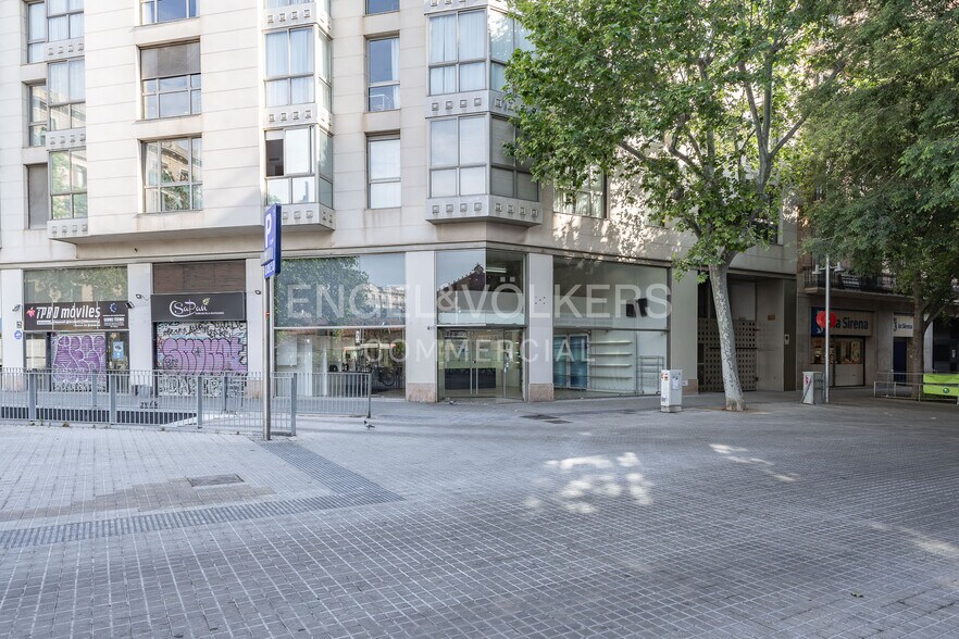Local commercial dans Barcelone, Barcelona à louer - Photo de l’immeuble – Image 2 sur 8
