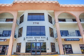 7710 Balboa Ave, San Diego, CA à louer Photo de l’immeuble– Image 1 sur 4