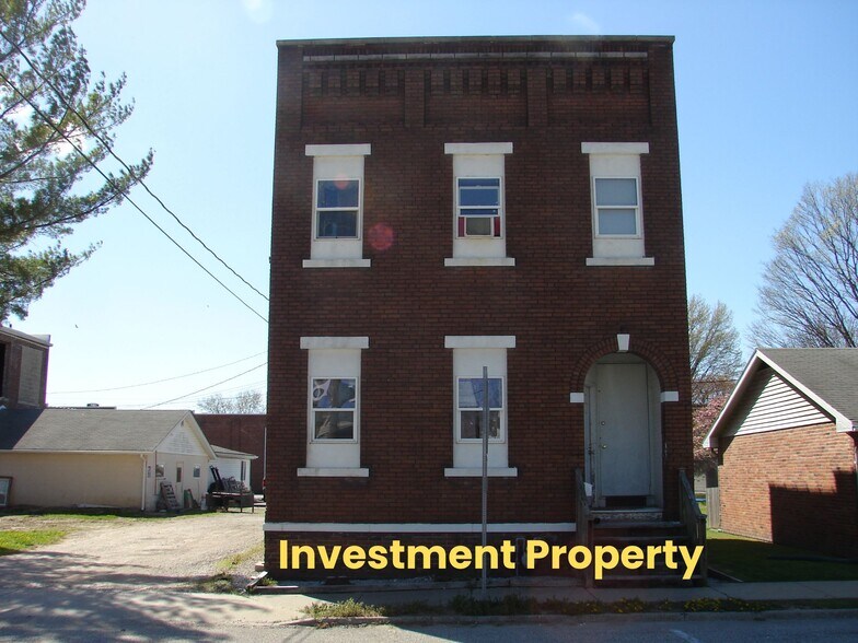 111 N Poplar St, Mount Olive, IL à vendre - Photo de l’immeuble – Image 3 sur 12
