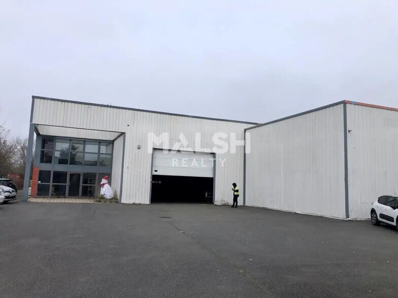 Local d’activités dans CIVRIEUX-D'AZERGUES à louer - Photo de l’immeuble – Image 1 sur 9