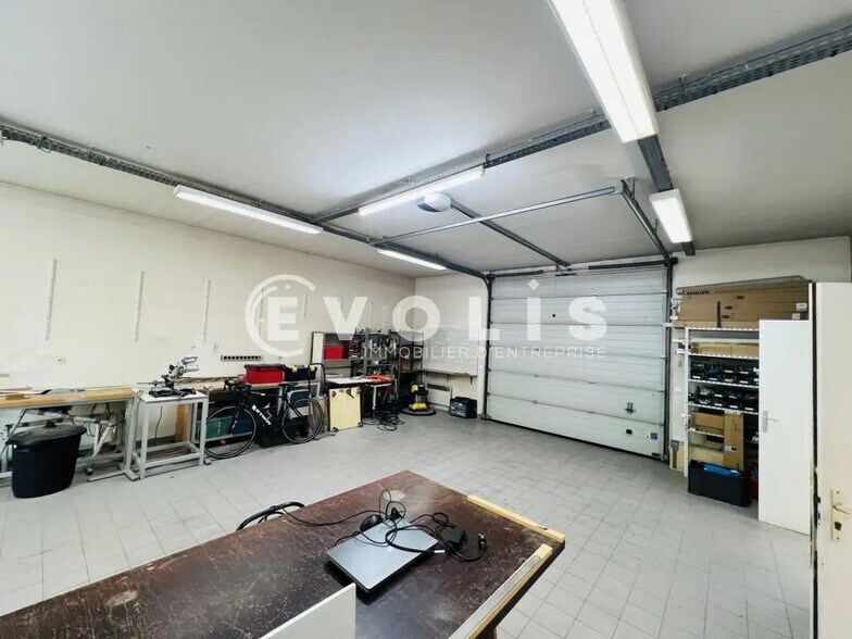 Bureau dans Villemomble à vendre - Photo de l’immeuble – Image 3 sur 15