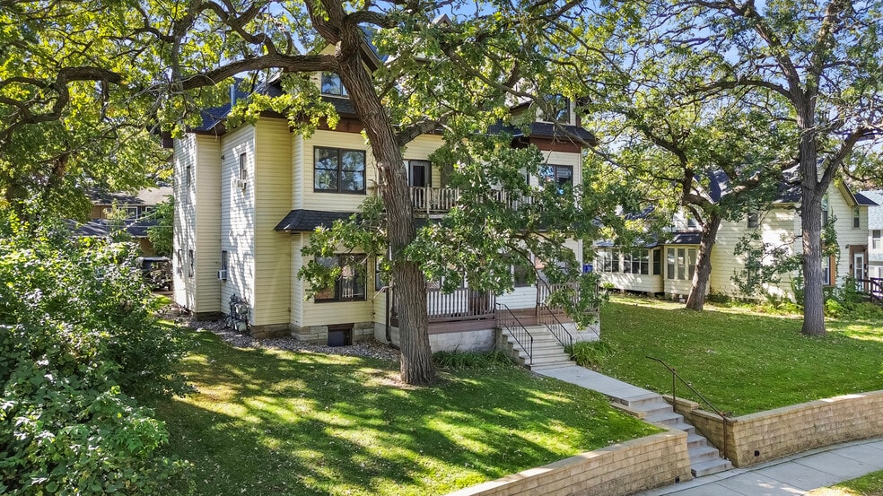 1910 Feronia Ave, Saint Paul, MN à vendre - Photo de l’immeuble – Image 2 sur 31