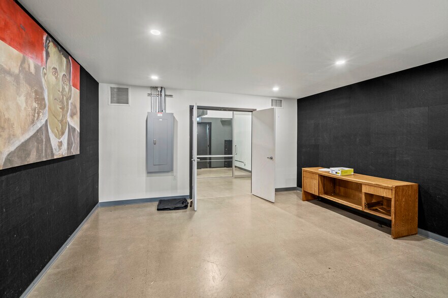 4731 Industry Dr, Medford, OR à louer - Photo intérieure – Image 3 sur 38