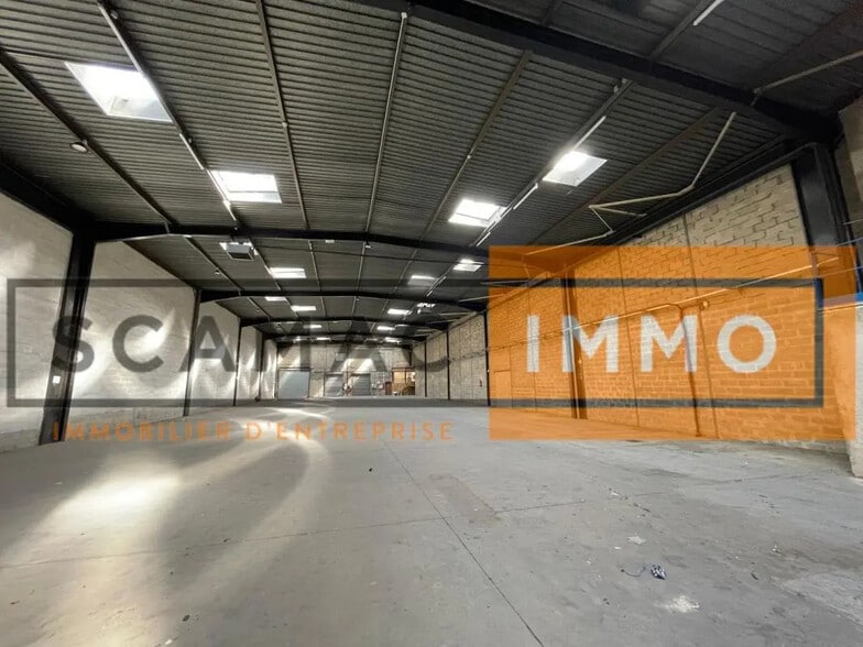 Industriel/Logistique dans MORANGIS à louer - Photo de l’immeuble – Image 3 sur 7