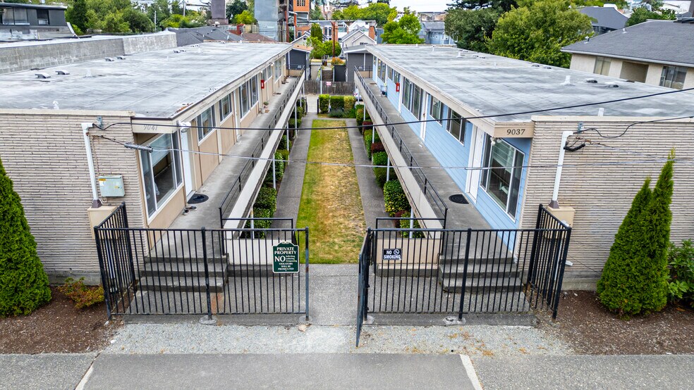 9037 16th Ave SW, Seattle, WA à vendre - Photo de l’immeuble – Image 2 sur 21