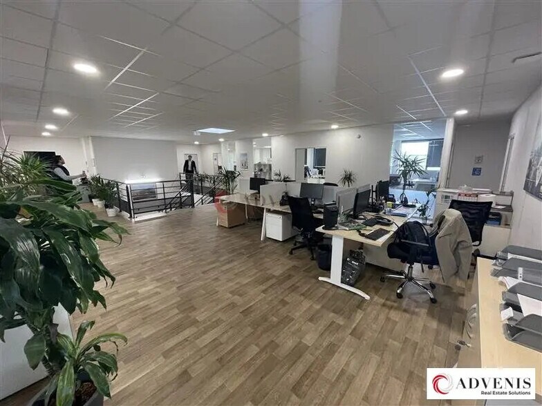 Bureau dans Bruges à louer - Photo de l’immeuble – Image 1 sur 5