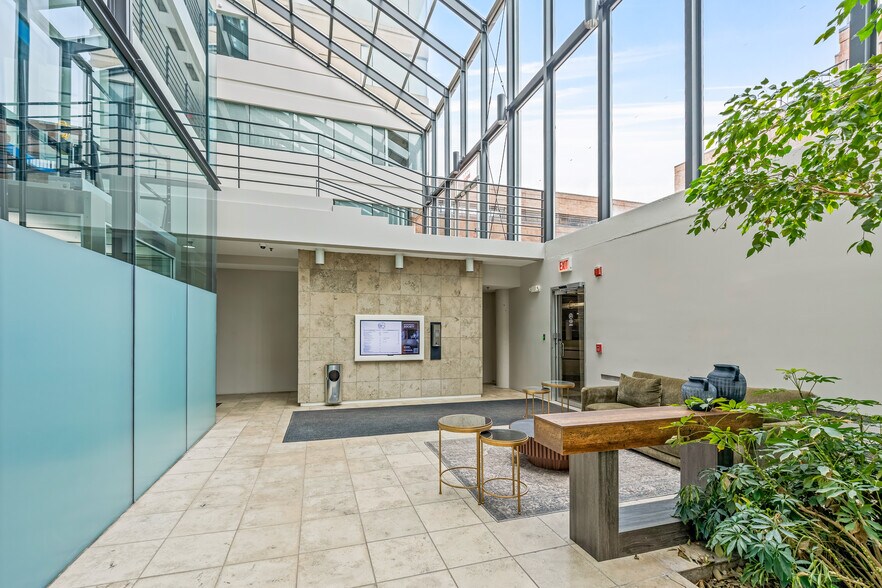 1770 First St, Highland Park, IL à louer - Hall d’entrée – Image 3 sur 12