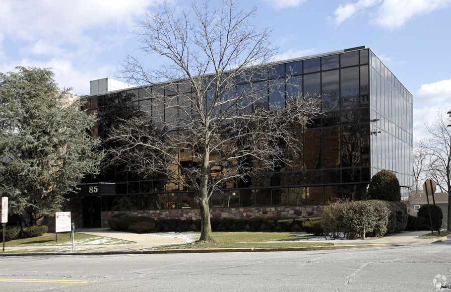 85 Orient Way, Rutherford, NJ à louer - Photo de l’immeuble – Image 3 sur 88