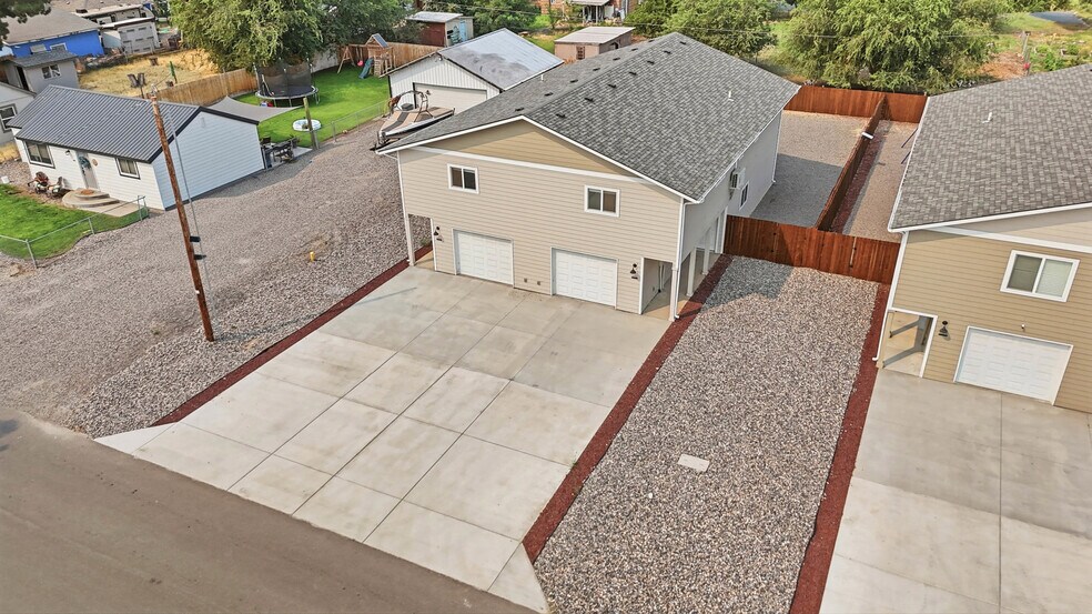 255 NE Fourth St, Irrigon, OR à vendre - Photo de l’immeuble – Image 3 sur 22