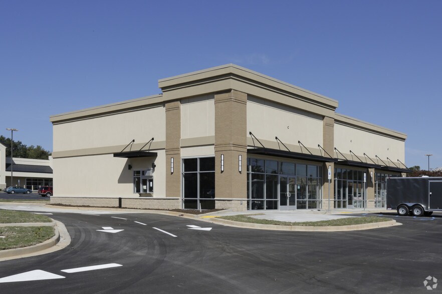 2800-2898 Wade Hampton Blvd, Taylors, SC à louer - Photo principale – Image 2 sur 4