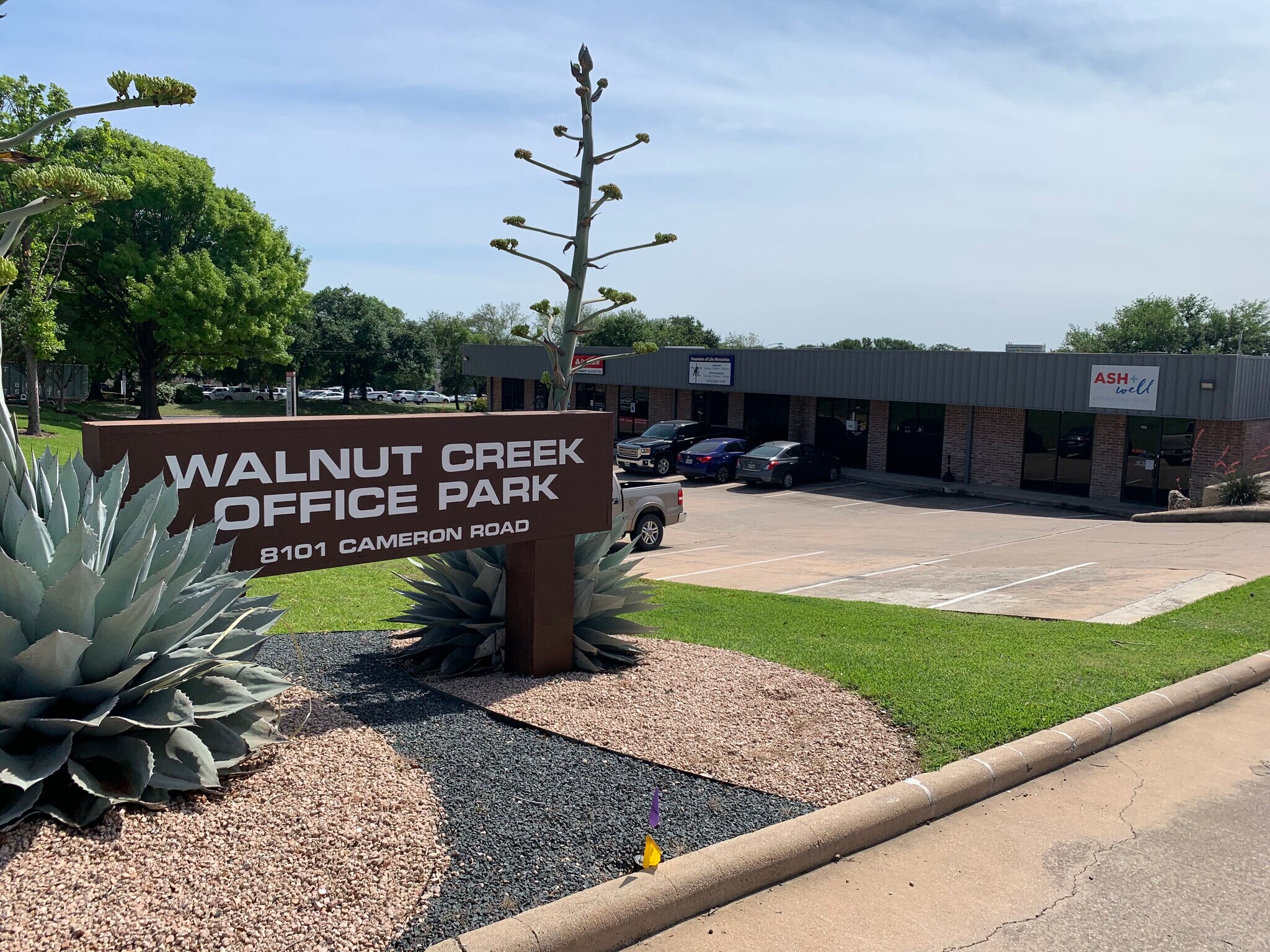 8101 Cameron Rd, Austin, TX à louer Photo principale– Image 1 sur 6