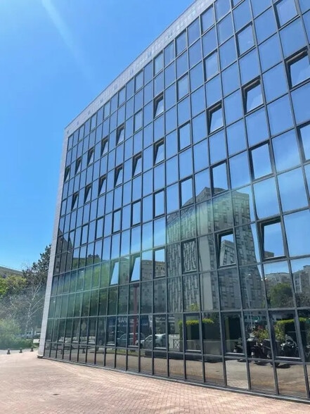 177 Avenue Georges Clemenceau, Nanterre à vendre - Photo de l’immeuble – Image 2 sur 13