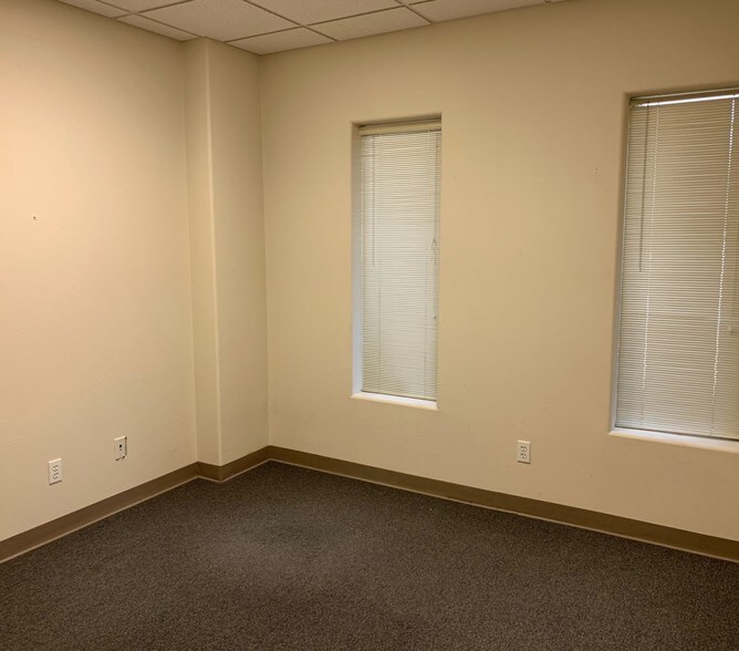 3105 Lomita Dr, Lancaster, TX à vendre - Photo intérieure – Image 2 sur 9