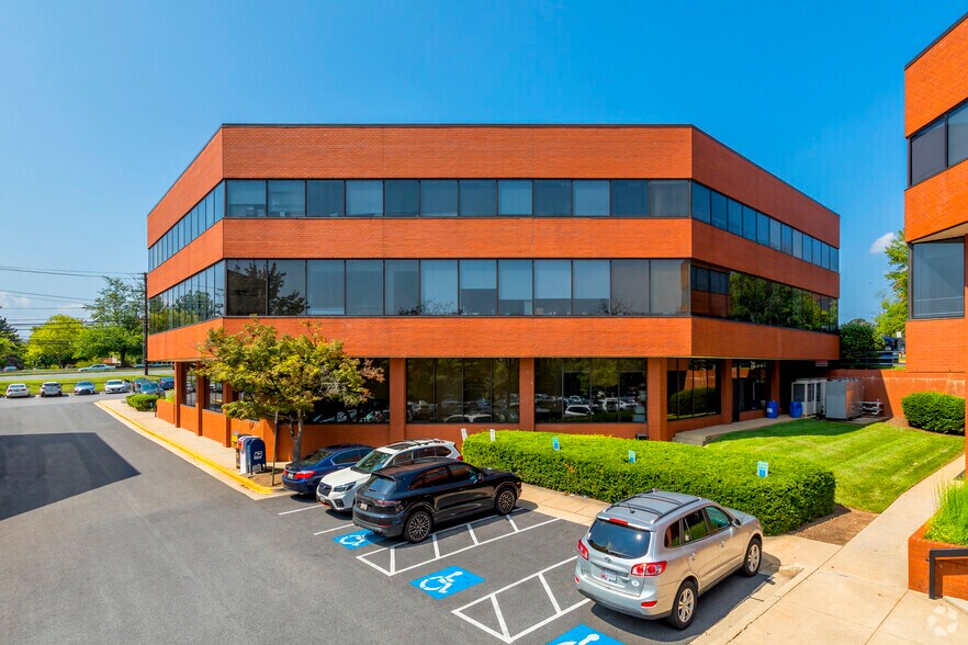 15225 Shady Grove Rd, Rockville, MD à louer - Photo de l’immeuble – Image 2 sur 3