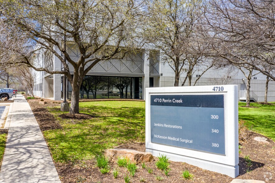 4710 Perrin Crk, San Antonio, TX à louer - Photo de l’immeuble – Image 2 sur 5