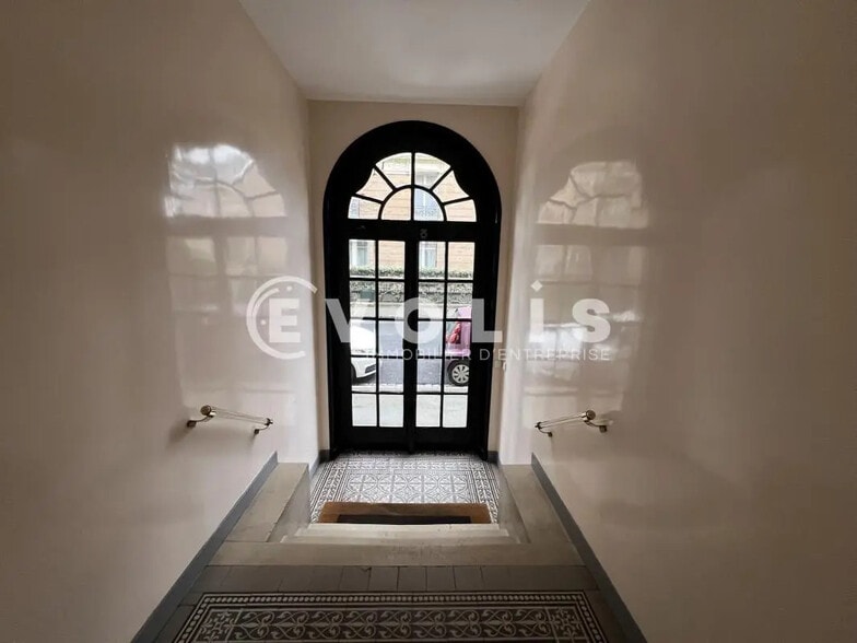 Bureau dans Le Raincy à vendre - Photo de l’immeuble – Image 3 sur 16