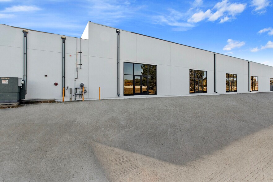 550-630 Freeport Ave, Elk River, MN à louer - Photo de l’immeuble – Image 3 sur 18