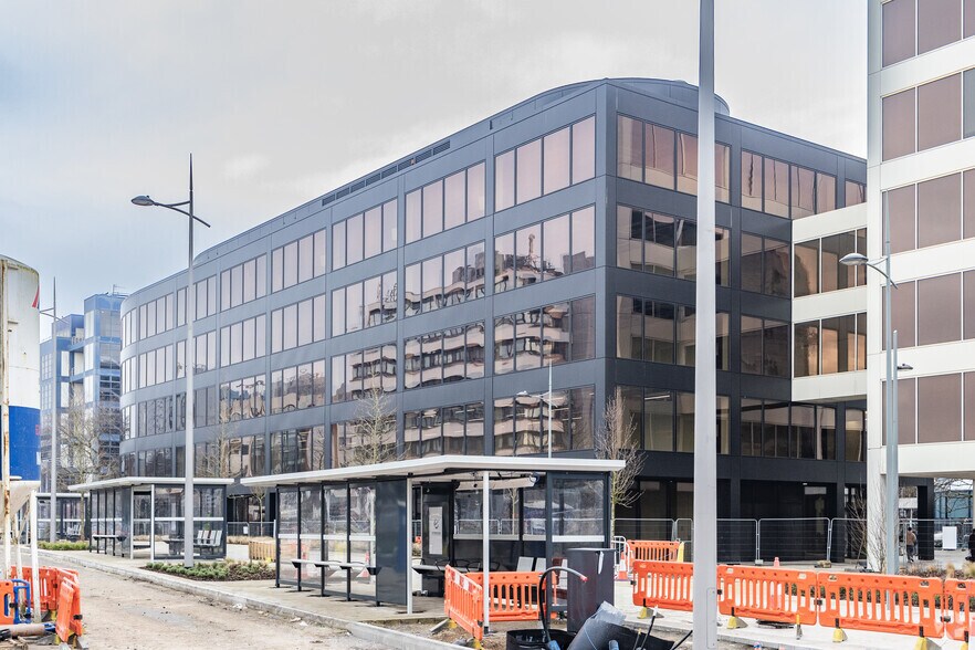 1 Newbridge Sq, Swindon à louer - Photo de l’immeuble – Image 1 sur 24