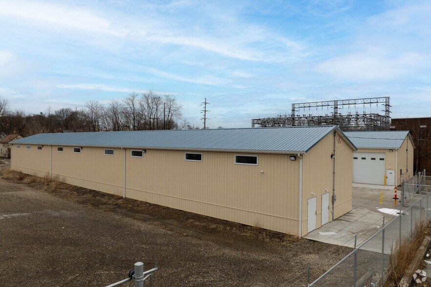 236 Annadale Ave, Akron, OH à louer - Photo de l’immeuble – Image 1 sur 5