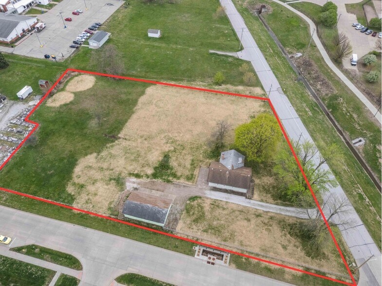 6305 NW 59th Ct, Johnston, IA à vendre - Photo de l’immeuble – Image 3 sur 20
