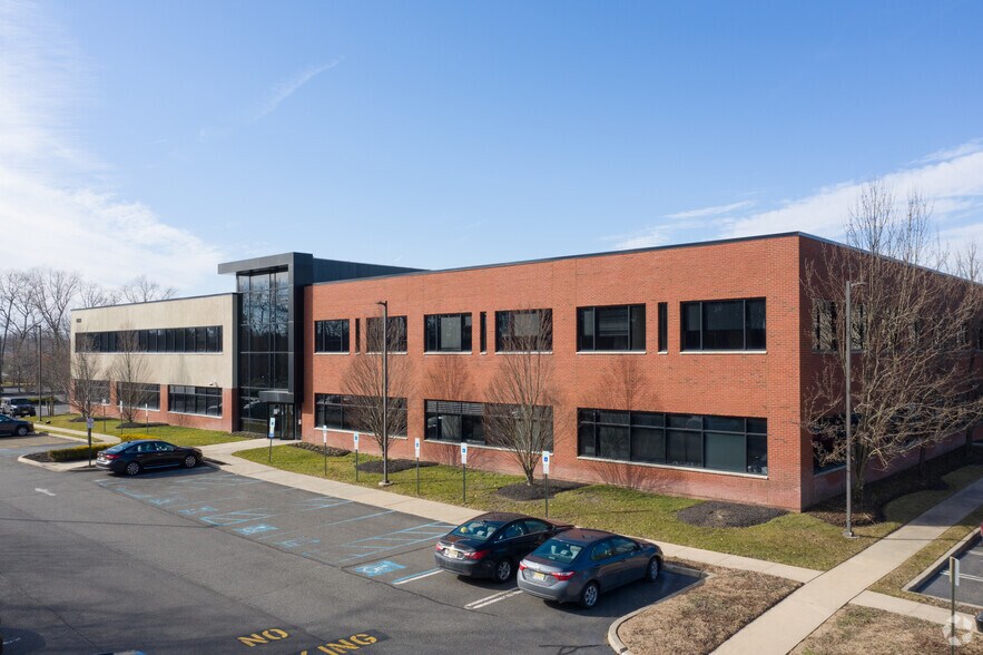 4814 Outlook Dr, Wall Township, NJ à louer - Photo de l’immeuble – Image 3 sur 10