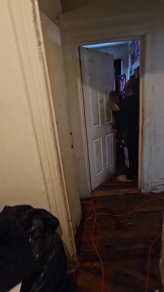 1285 Shakespeare Ave, Bronx, NY à vendre - Vidéo sur l’annonce professionnelle – Image 2 sur 12