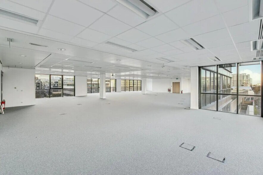 Bureau dans Saint-Denis à louer - Photo de l’immeuble – Image 3 sur 15