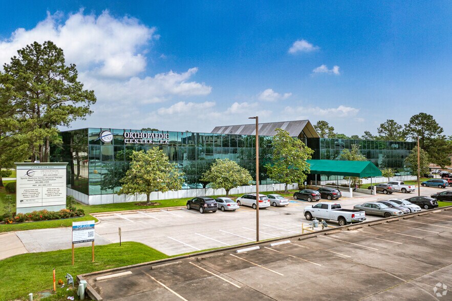 17270 Red Oak Dr, Houston, TX à louer - Photo de l’immeuble – Image 1 sur 7